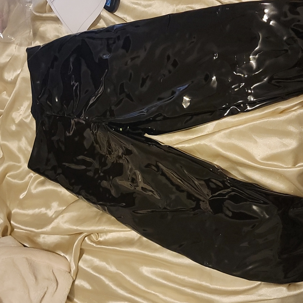 Classic faux patent leather black leggings